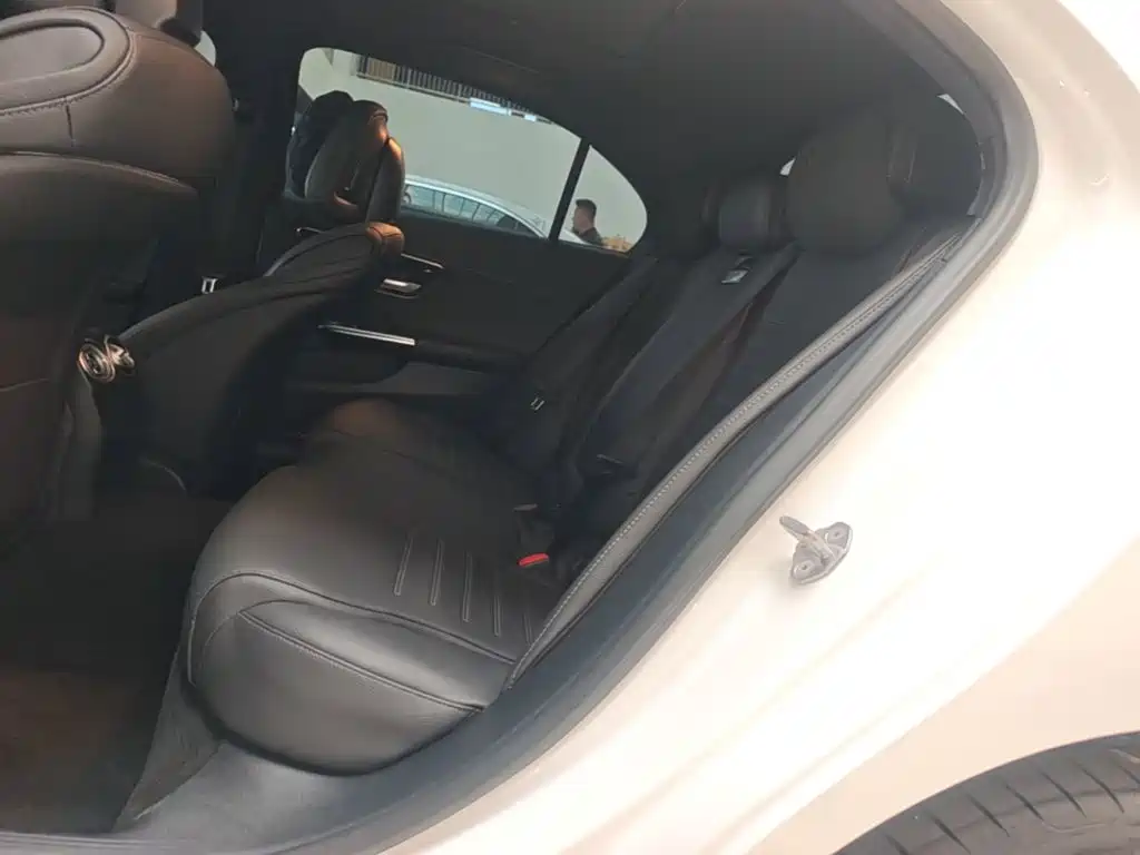 Mercedes-Benz C-Class — миниатюра 17