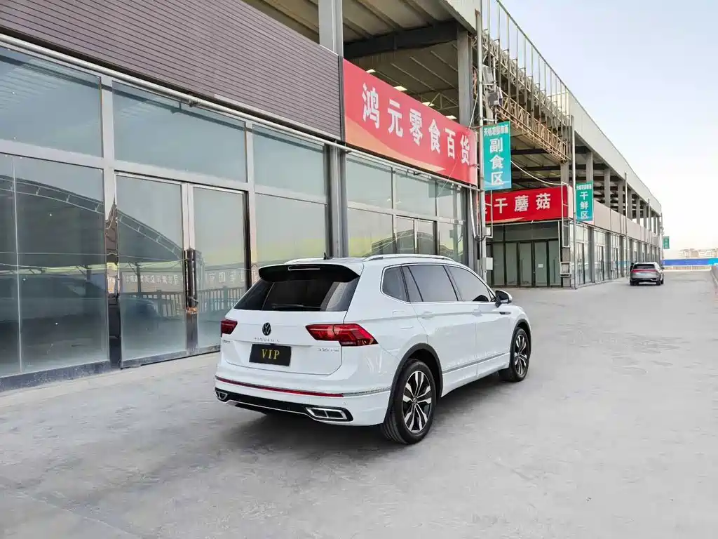 Volkswagen Tiguan L — миниатюра 6