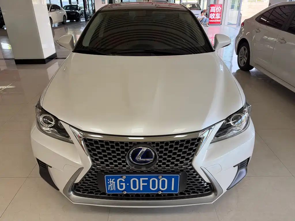 Lexus CT — миниатюра 2