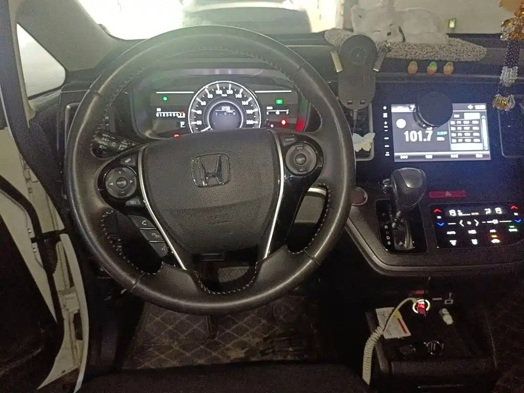 Honda Elysion 2016 2.4L Comfort