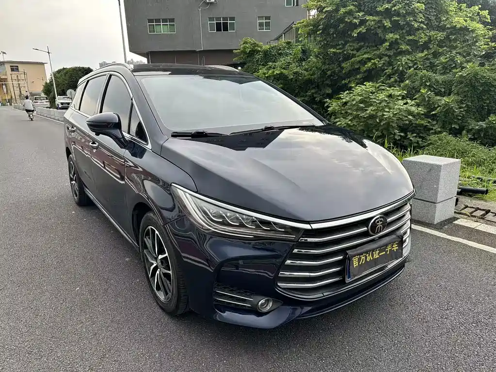 BYD MAX — миниатюра 3