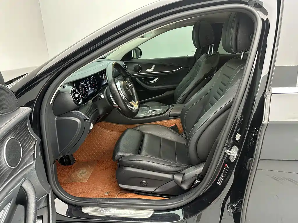 Mercedes-Benz E-Class — миниатюра 15