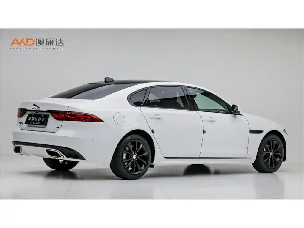 Jaguar XFL — миниатюра 3