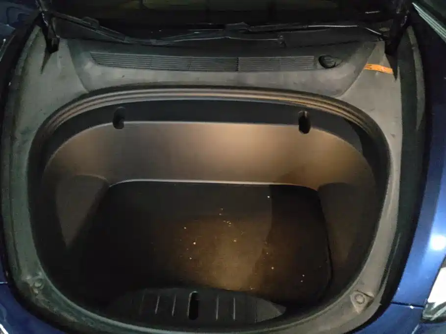 Tesla Model 3 — миниатюра 10