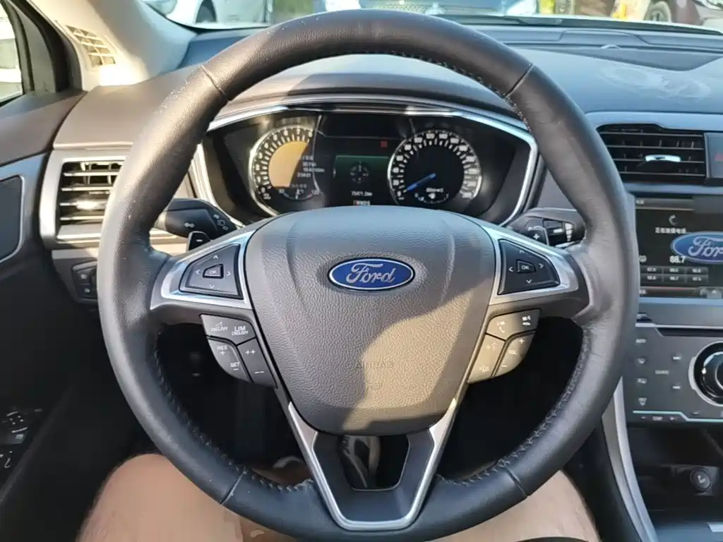 Ford Mondeo — миниатюра 11