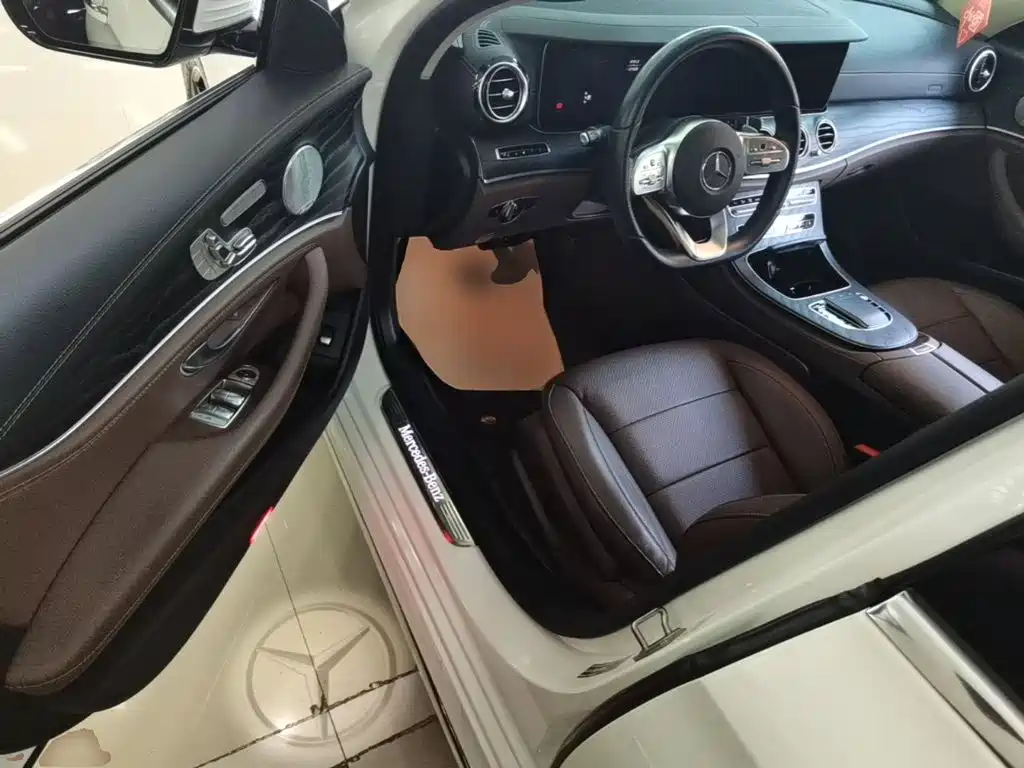 Mercedes-Benz E-Class — миниатюра 16