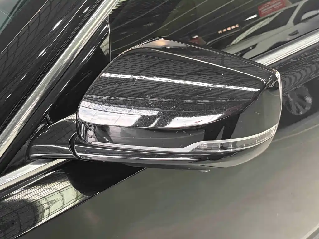 Cadillac CT5 — миниатюра 13