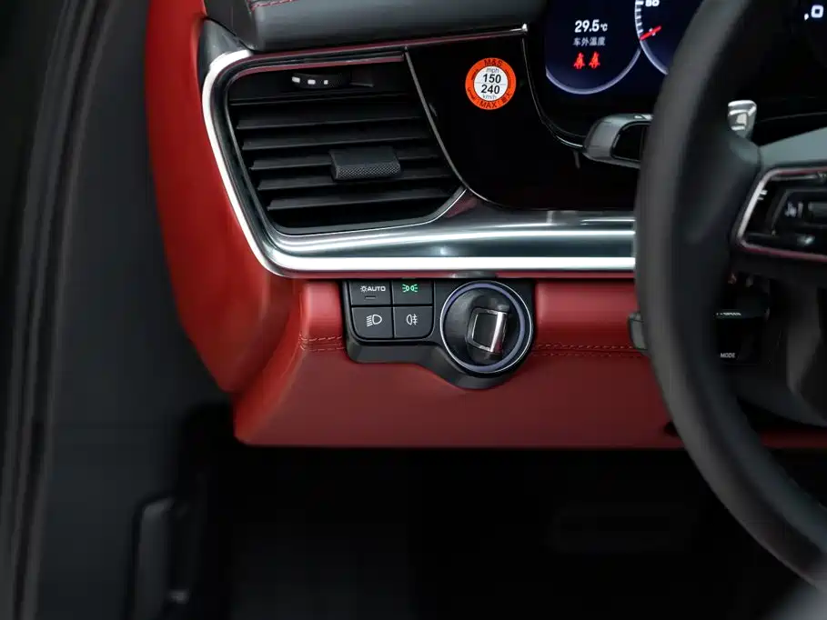 Porsche Panamera — миниатюра 13
