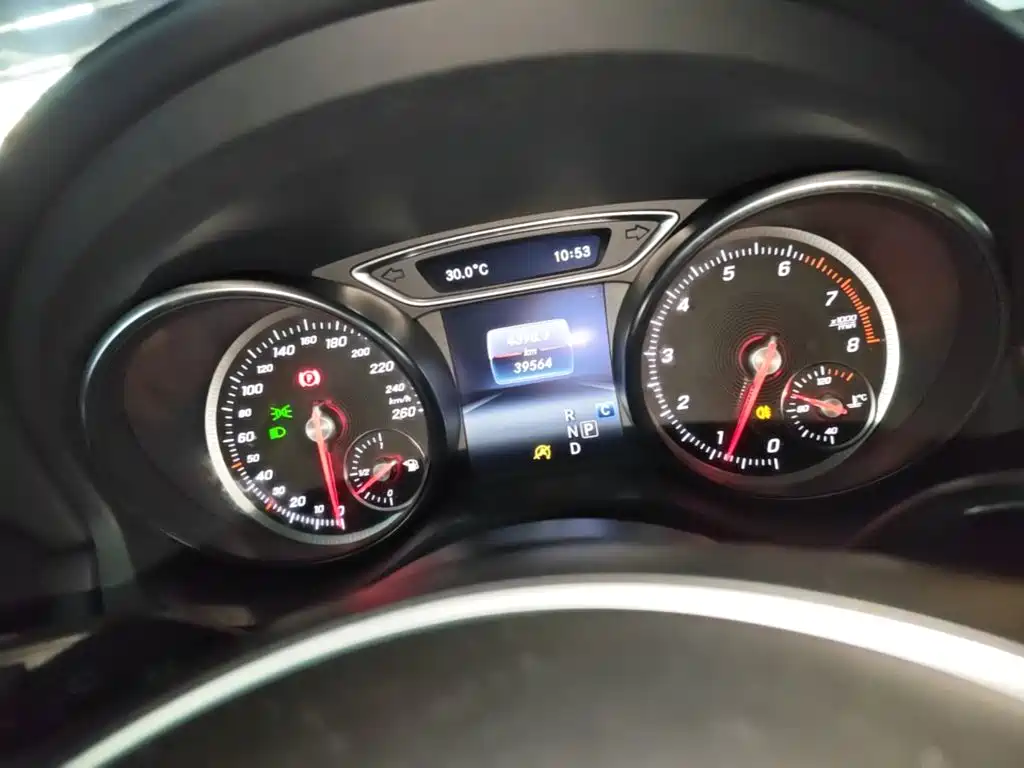Mercedes-Benz GLA — миниатюра 12