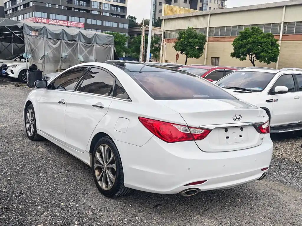 Hyundai Sonata — миниатюра 6