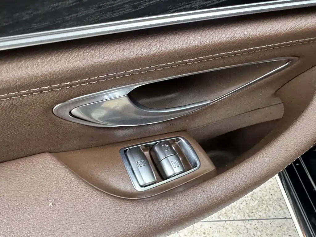 Mercedes-Benz E-Class — миниатюра 26