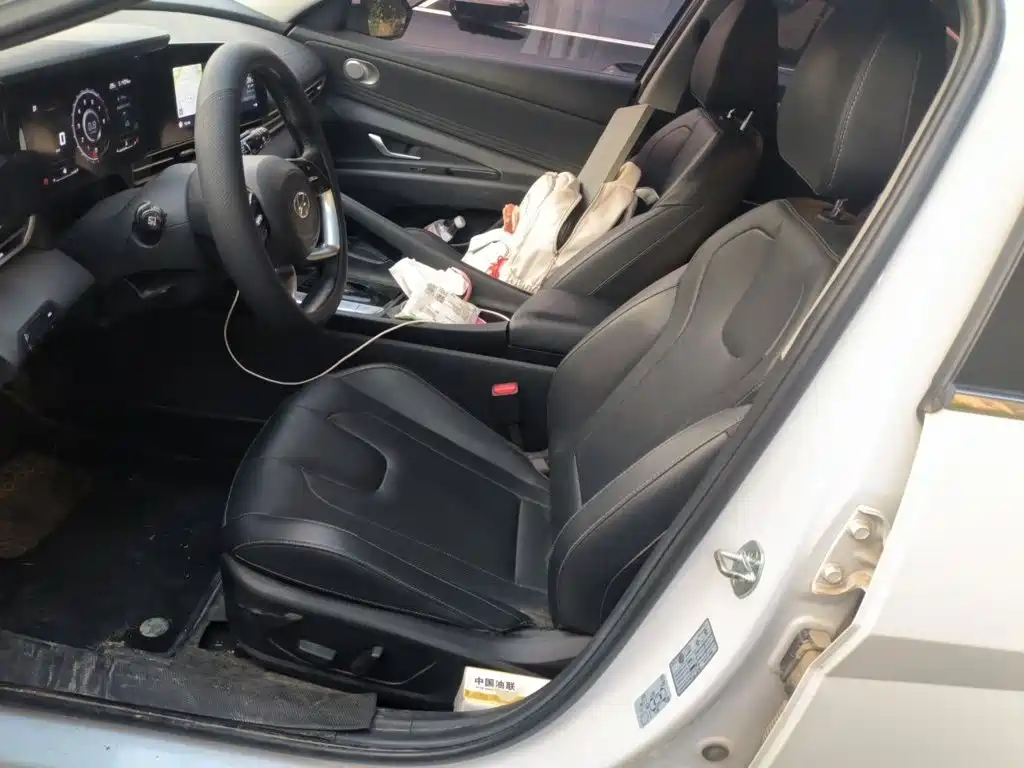 Hyundai Elantra — миниатюра 8