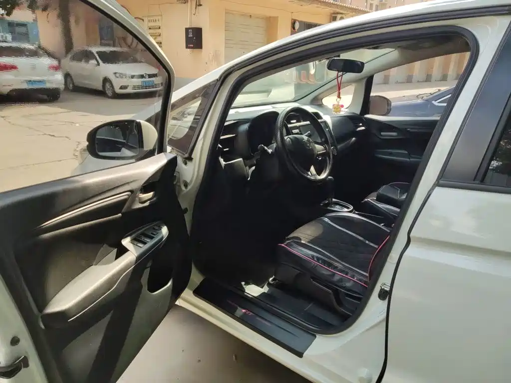 Honda Fit — миниатюра 14
