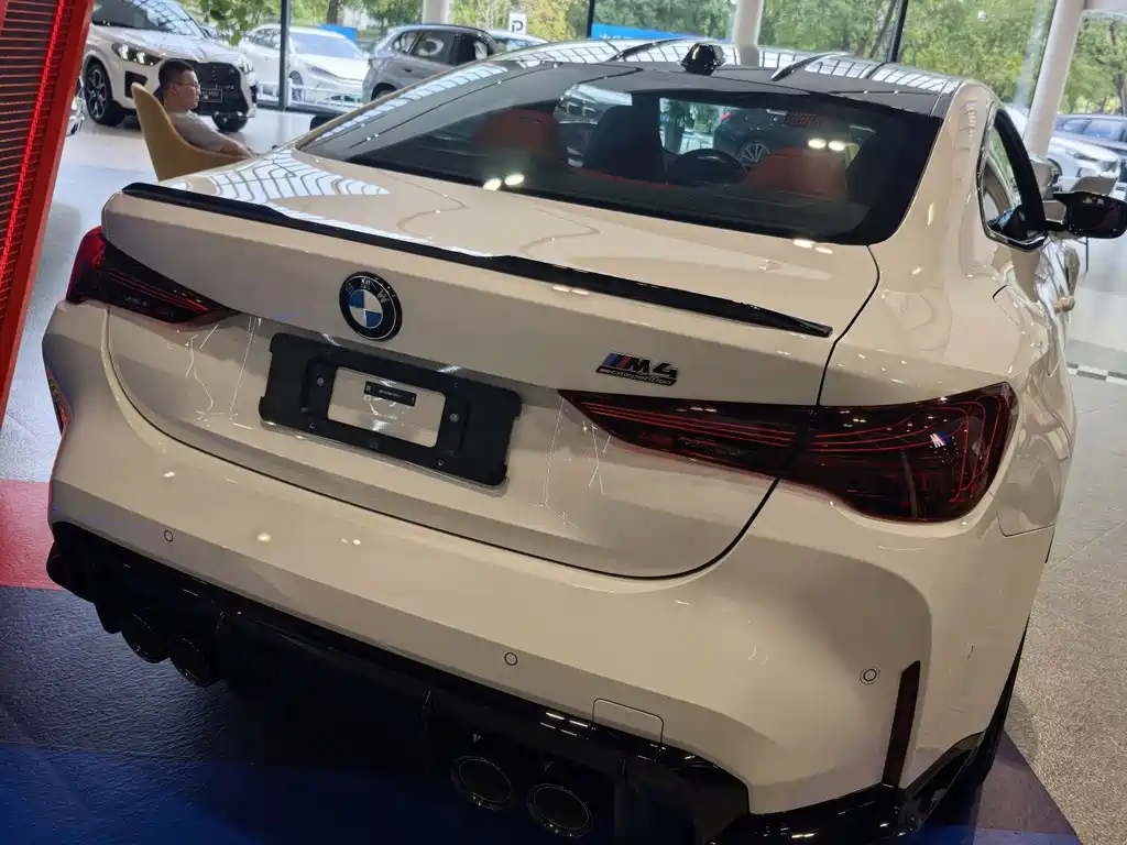 BMW M4 — миниатюра 9
