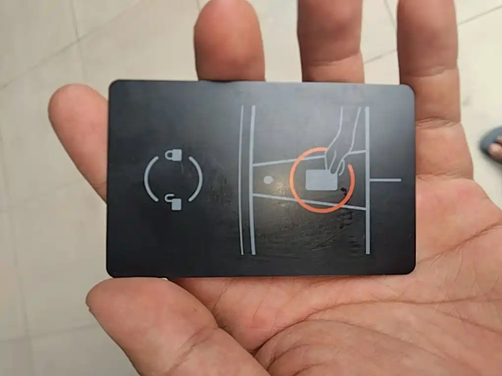 Tesla Model 3 — миниатюра 9