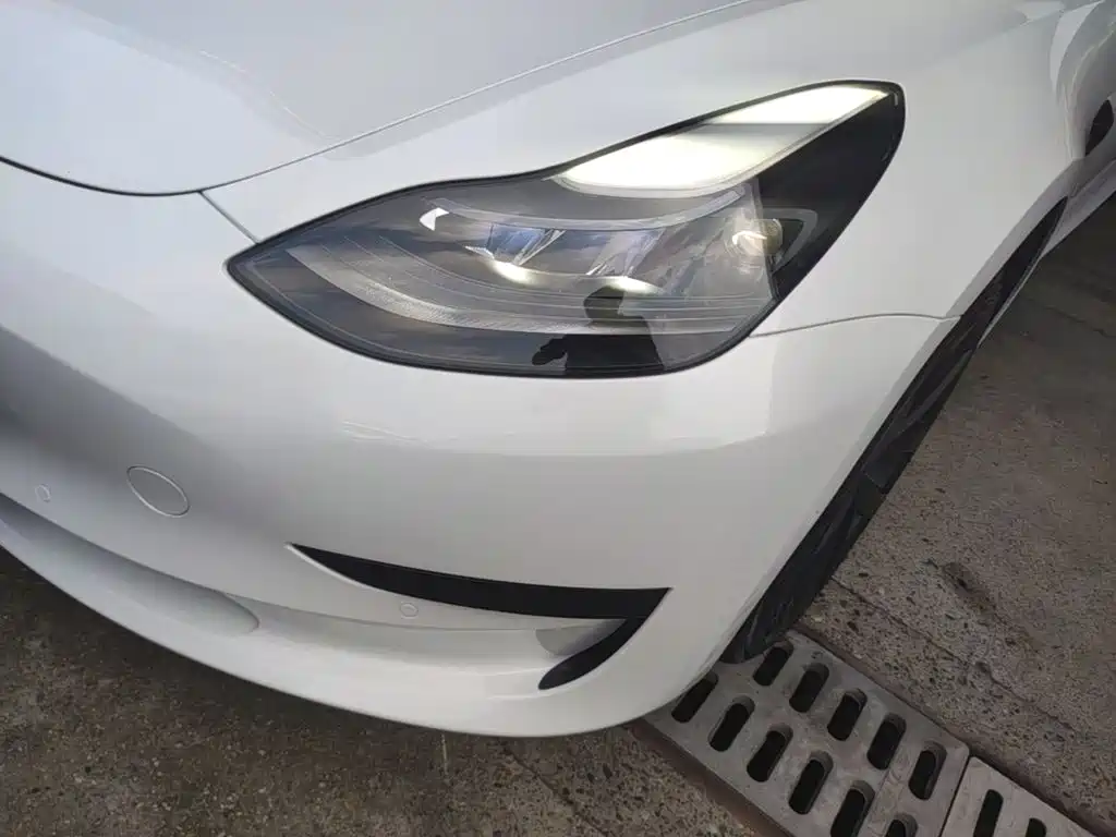 Tesla Model 3 — миниатюра 24