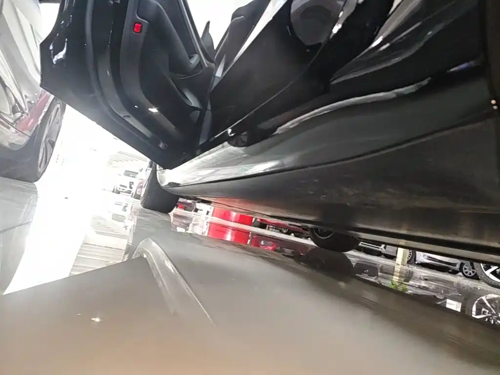 Tesla Model 3 — миниатюра 22
