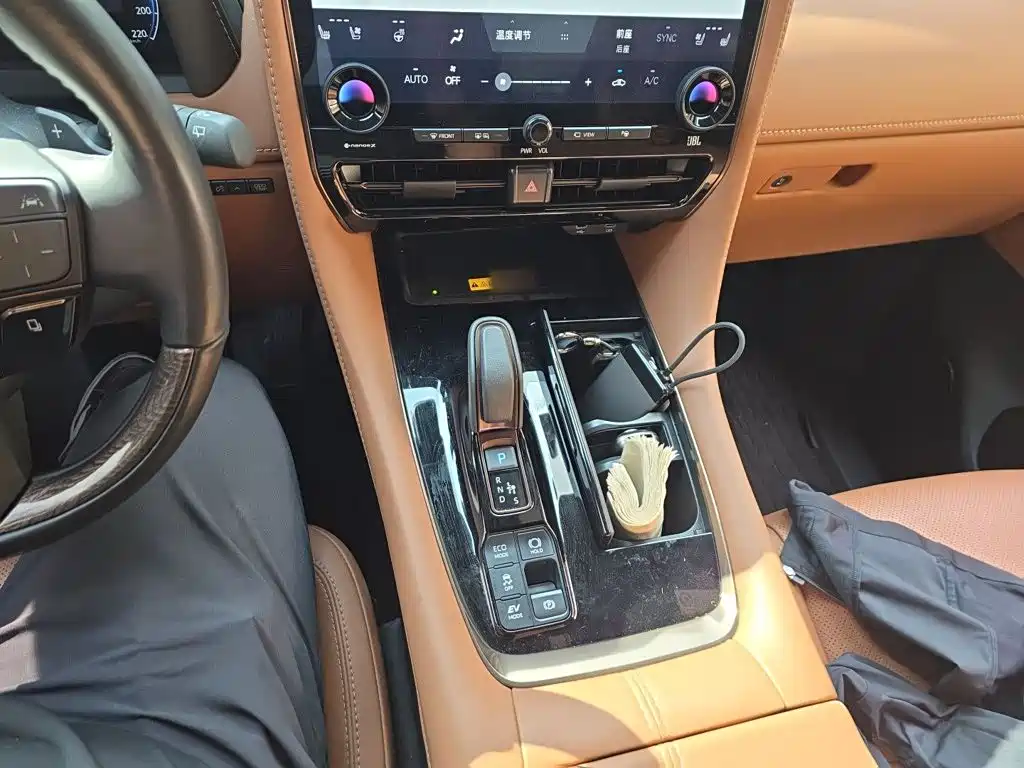 Toyota Vellfire — миниатюра 7