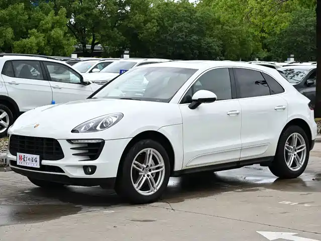 2015 Porsche Macan