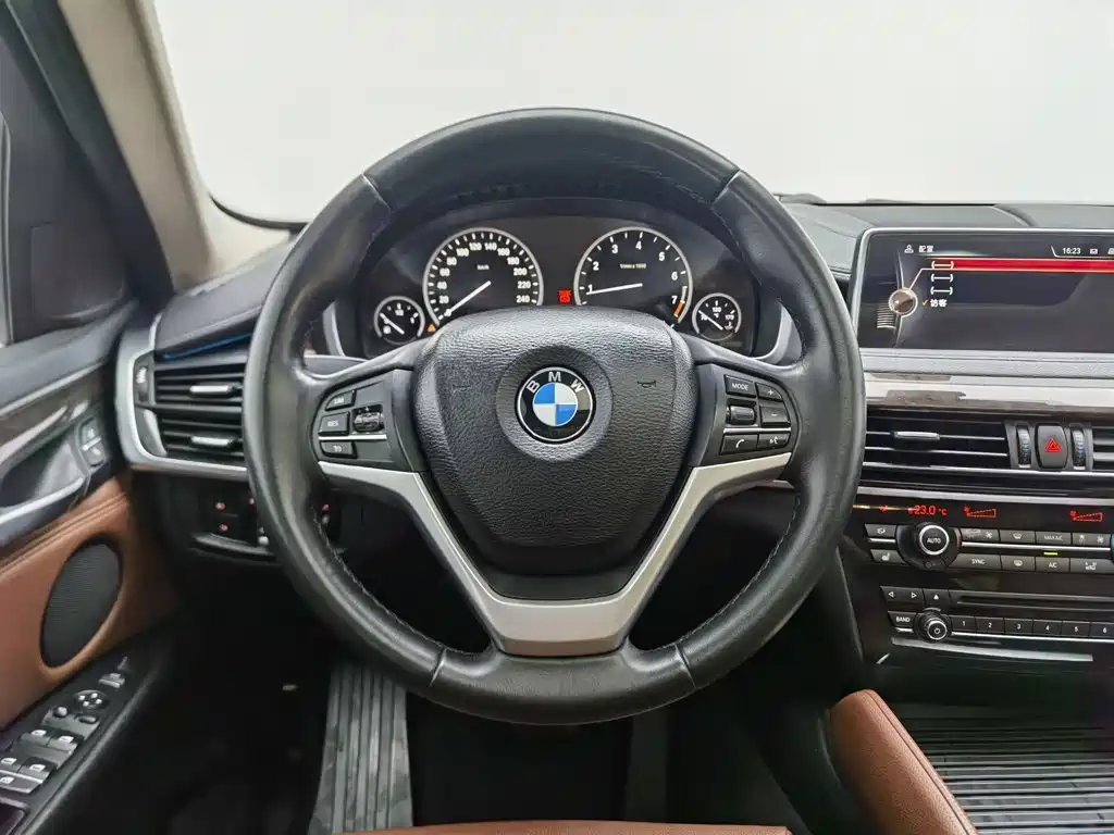 BMW X6 — миниатюра 11