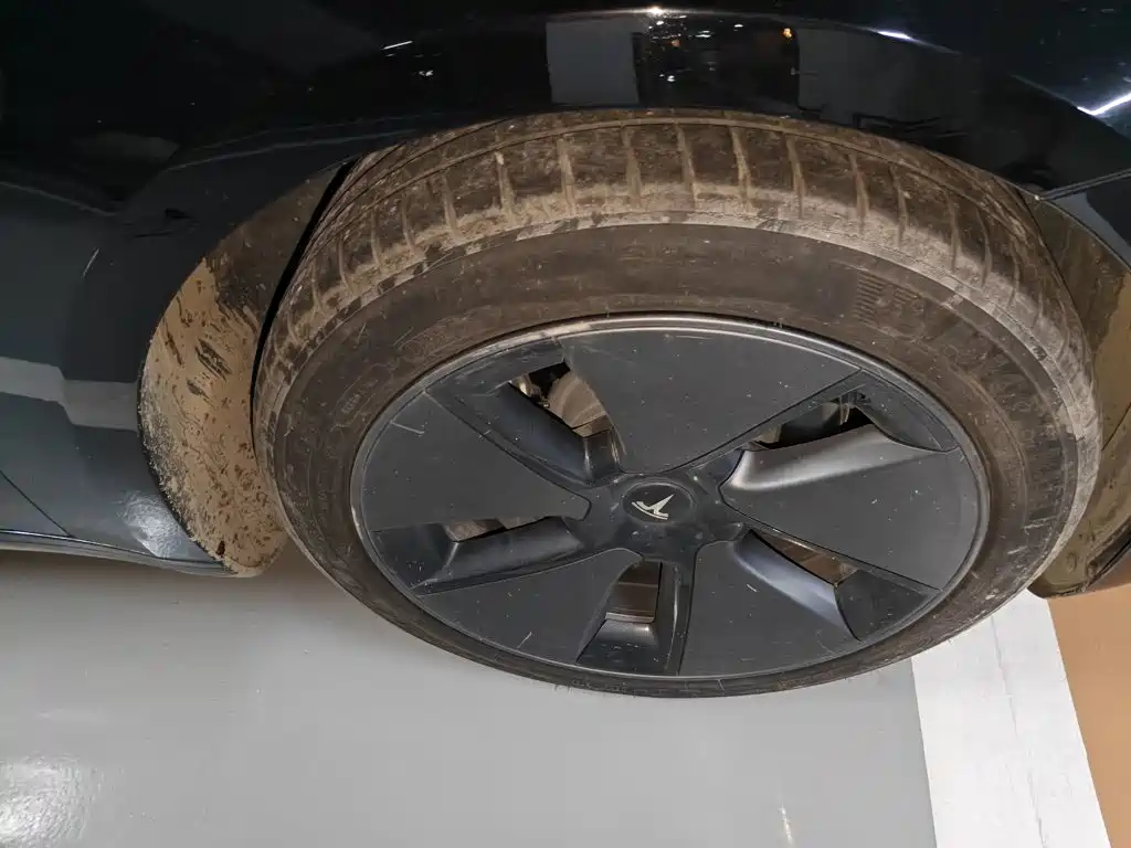 Tesla Model 3 — миниатюра 25