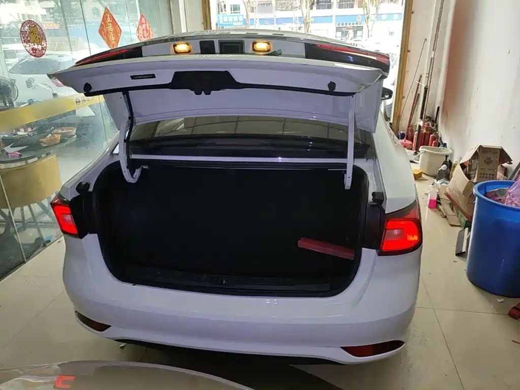 Roewe i5 — миниатюра 19