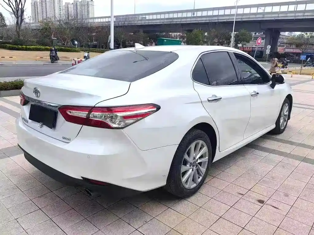 Toyota Camry — миниатюра 7