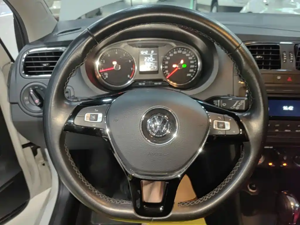 Volkswagen Polo — миниатюра 11