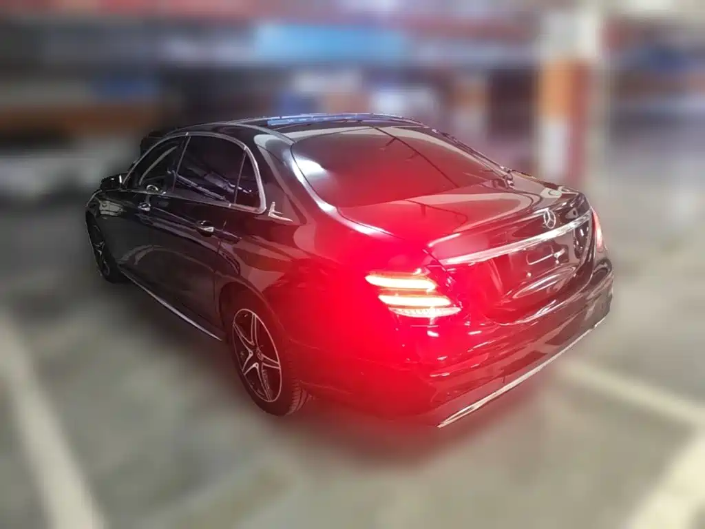 Mercedes-Benz E-Class — миниатюра 7