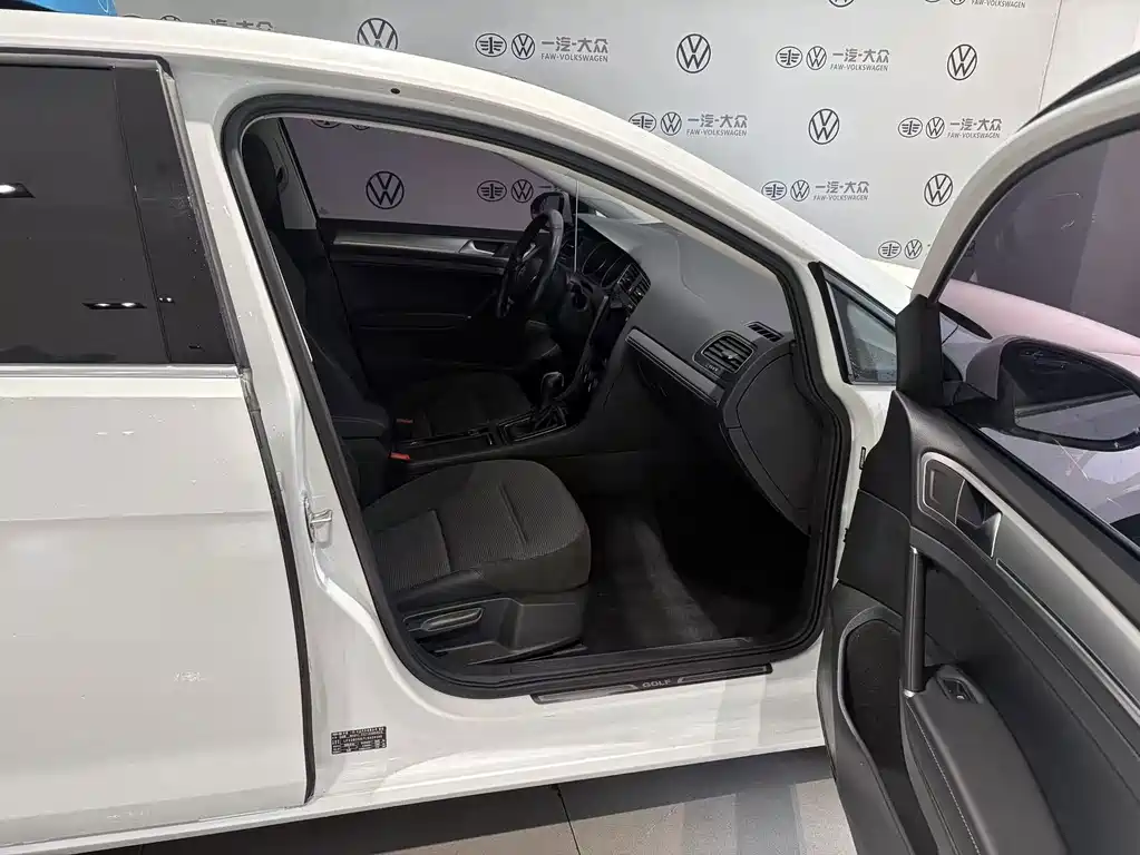 Volkswagen Golf — миниатюра 8