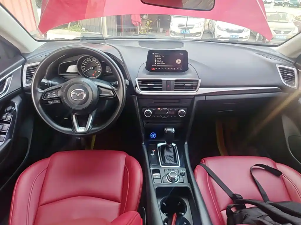 Mazda 3 Axela — миниатюра 10
