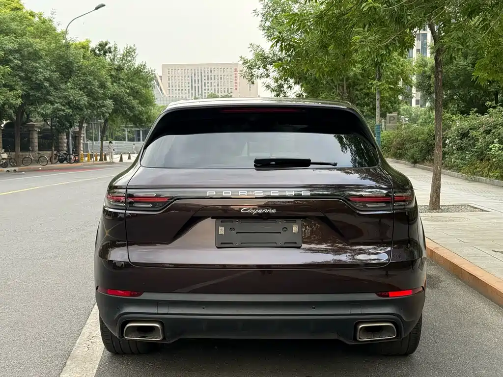 Porsche Cayenne — миниатюра 6