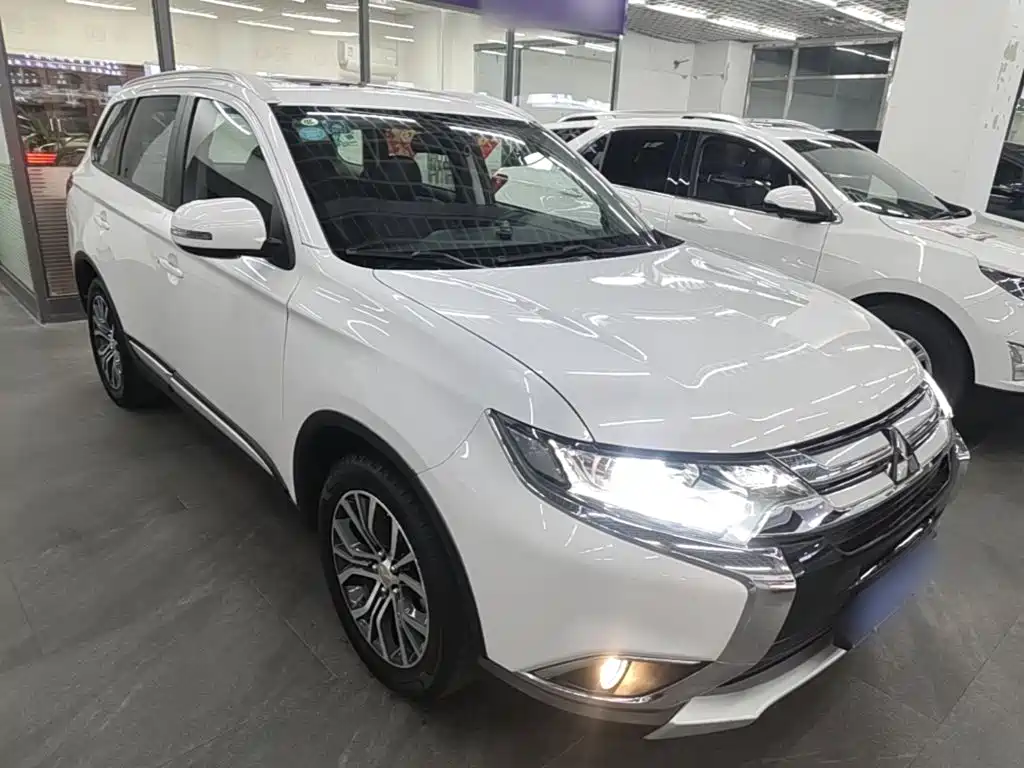 Mitsubishi Outlander — миниатюра 22