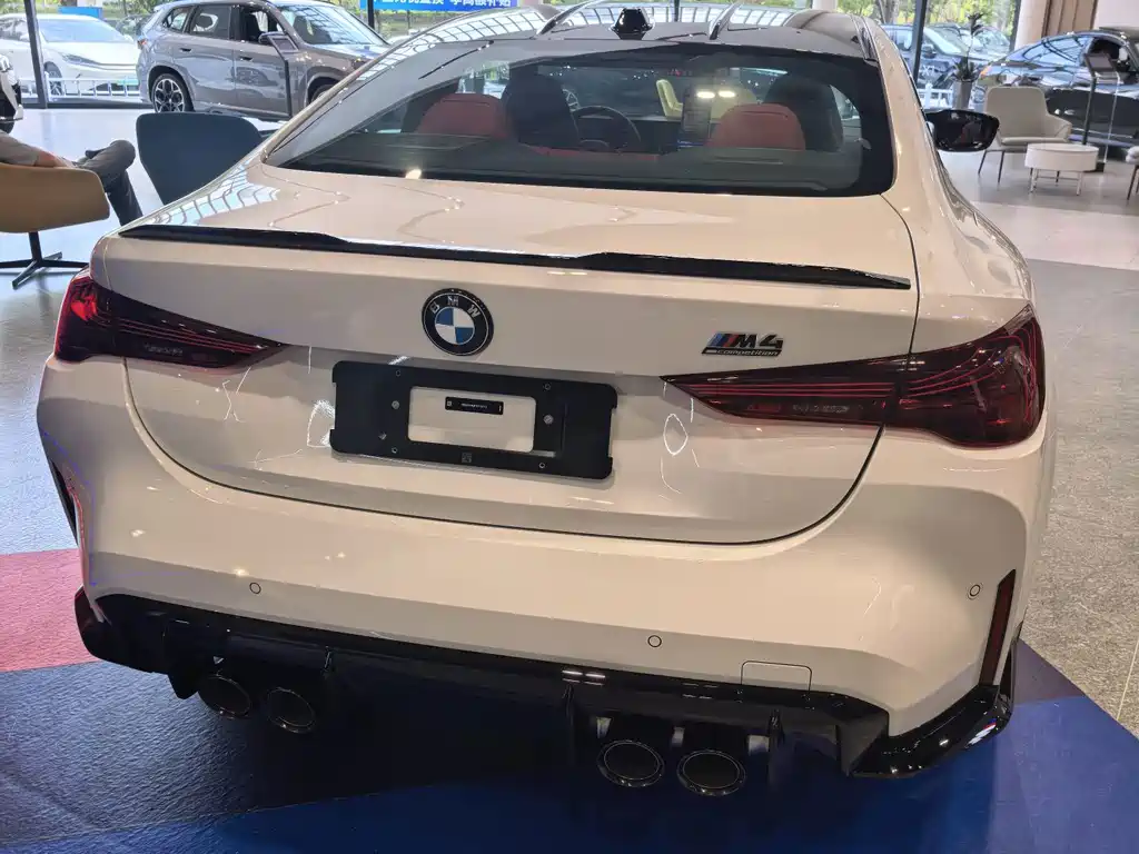 BMW M4 — миниатюра 10