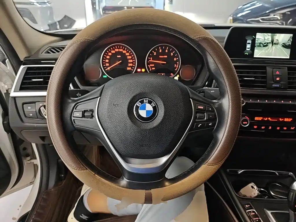 BMW 3 Series — миниатюра 11