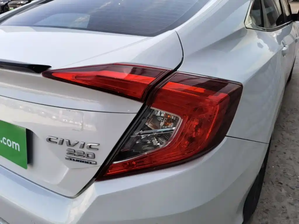 Honda Civic — миниатюра 8