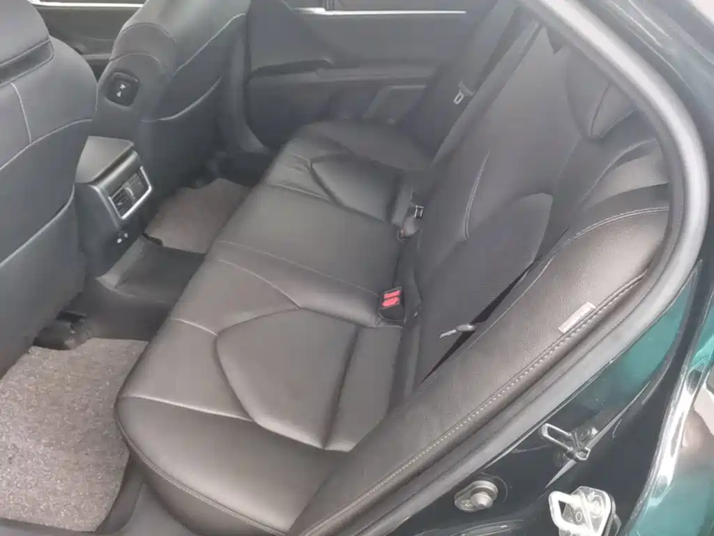 Toyota Camry — миниатюра 17
