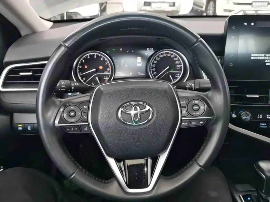Toyota Camry — миниатюра 11