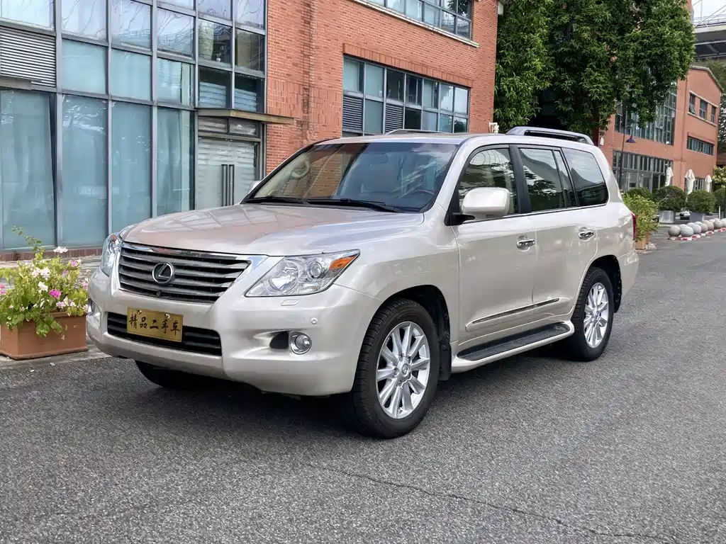 Lexus LX