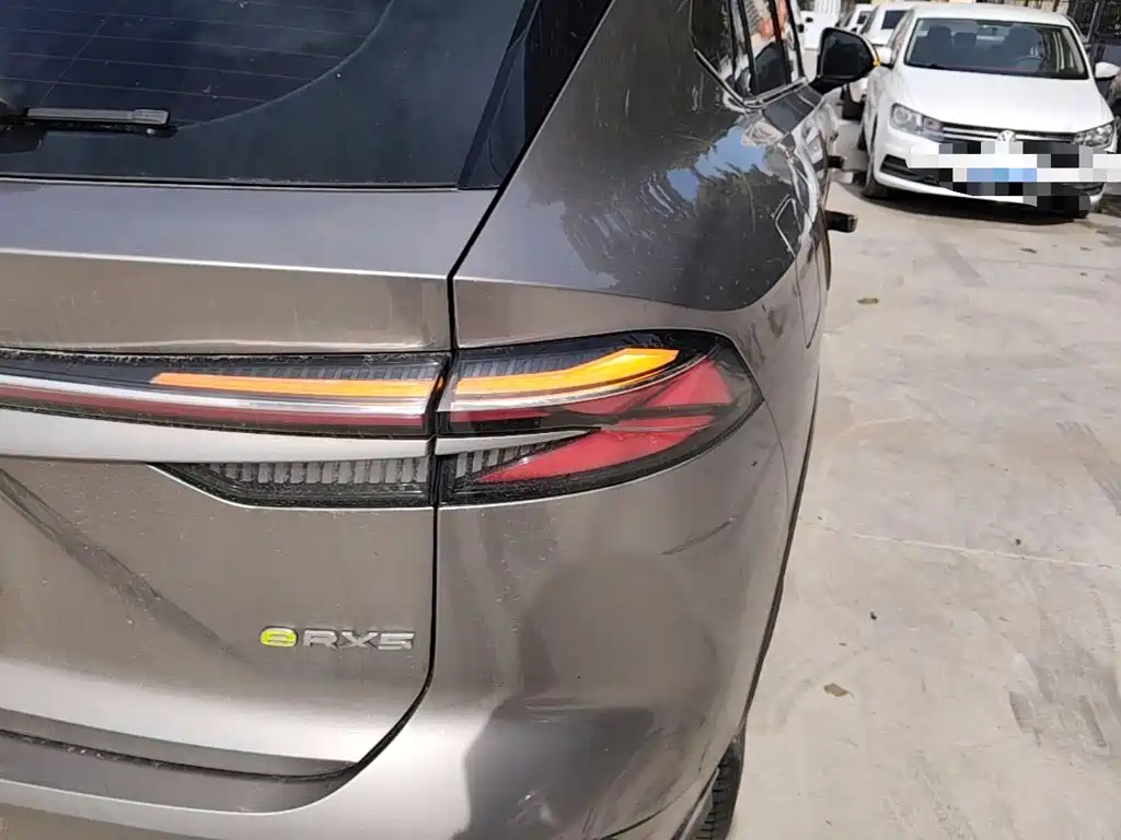 Roewe RX5 New Energy — миниатюра 8
