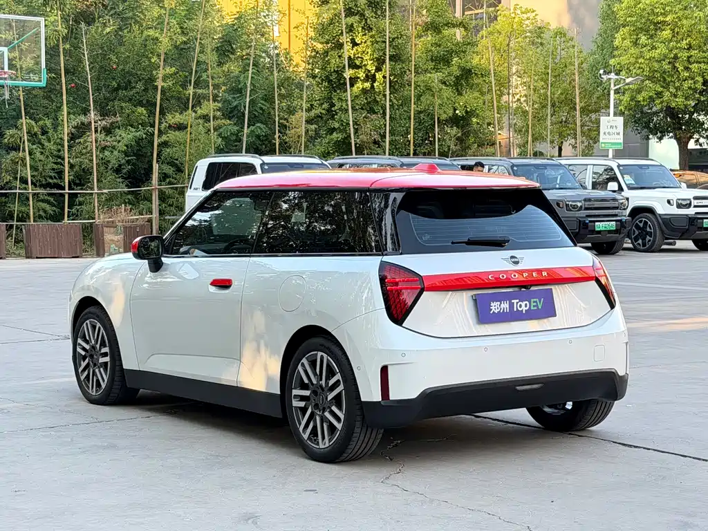 MINI MINI COOPER EV — миниатюра 7
