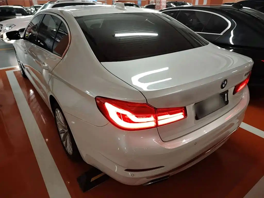 BMW 5 Series — миниатюра 5