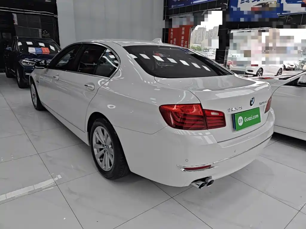 BMW 5 Series — миниатюра 5
