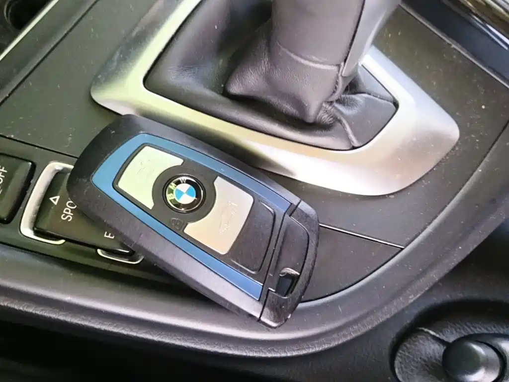 BMW 3 Series — миниатюра 13