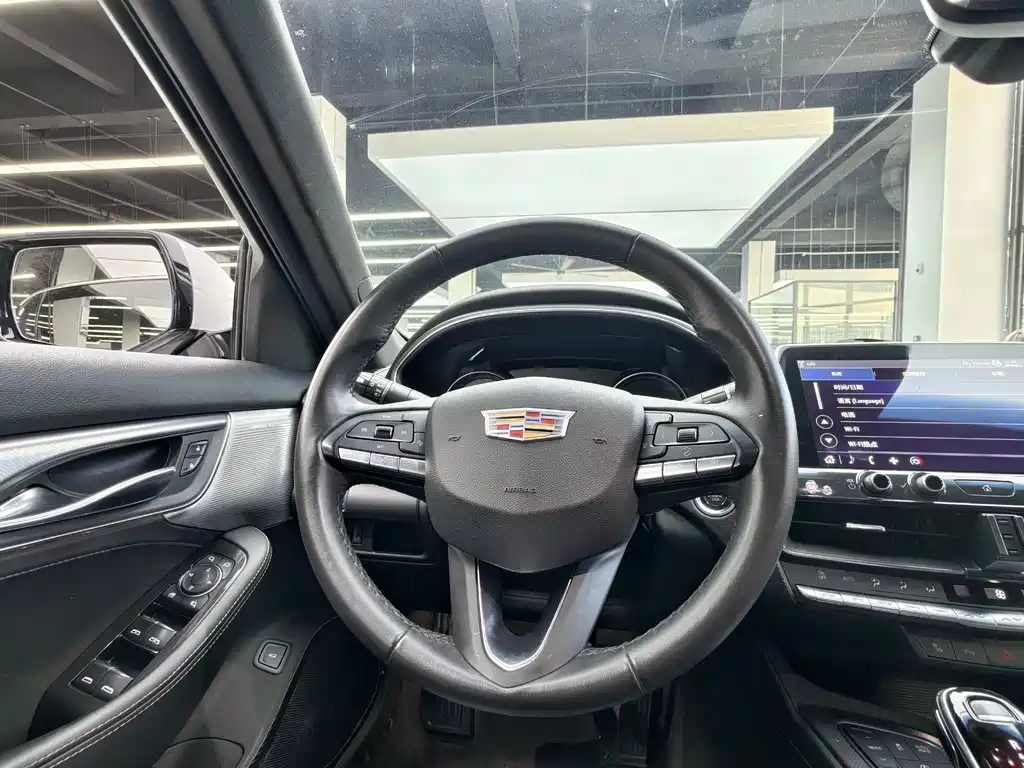 Cadillac CT5 — миниатюра 8