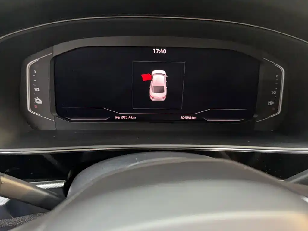 Volkswagen Passat PHEV — миниатюра 6