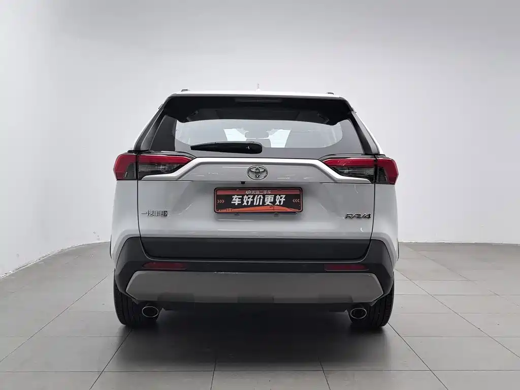 Toyota RAV4 — миниатюра 4