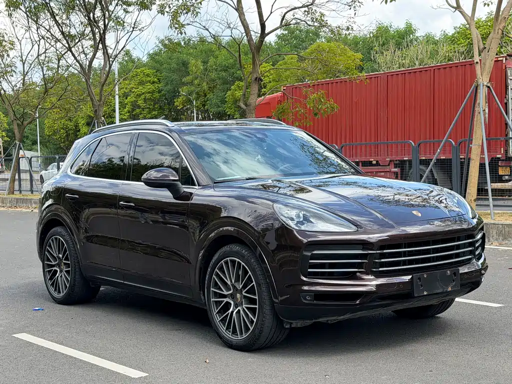 Porsche Cayenne — миниатюра 3