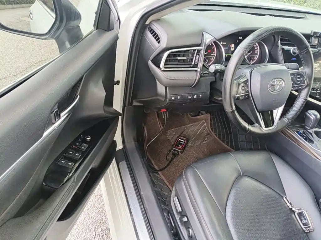 Toyota Camry — миниатюра 16
