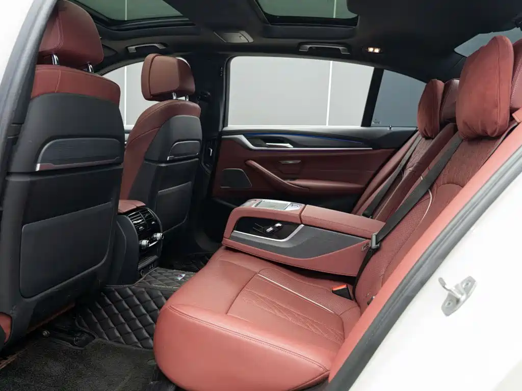 BMW 5 Series — миниатюра 14